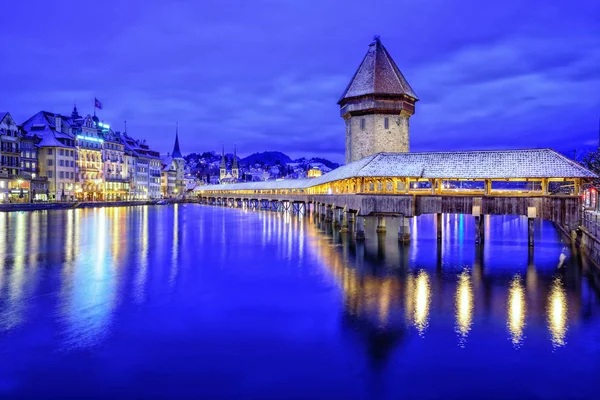 Jembatan Kapel di Kota Tua Lucerne, Swiss — Stok Foto