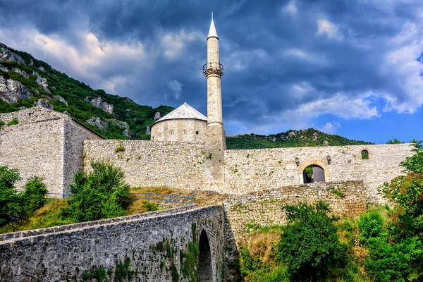 Twierdza kamienia z meczetu w Travnik, Bośnia — Zdjęcie stockowe
