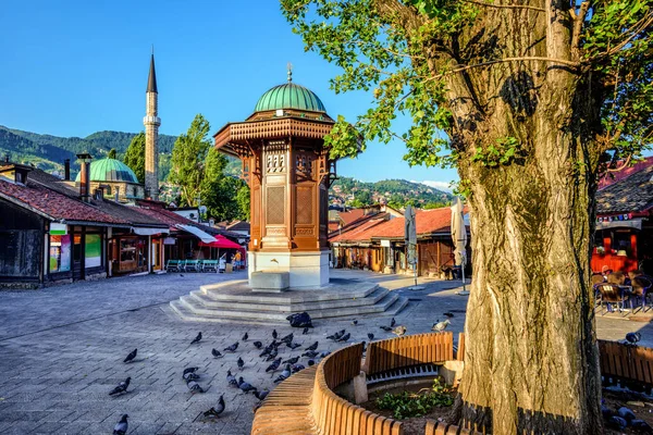 Air mancur Sebilj di Kota Tua Sarajevo, Bosnia Stok Gambar Bebas Royalti