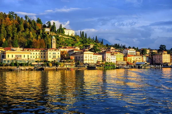 Bellagio lomakeskus Como-järvellä, Lombardiassa, Italiassa — kuvapankkivalokuva