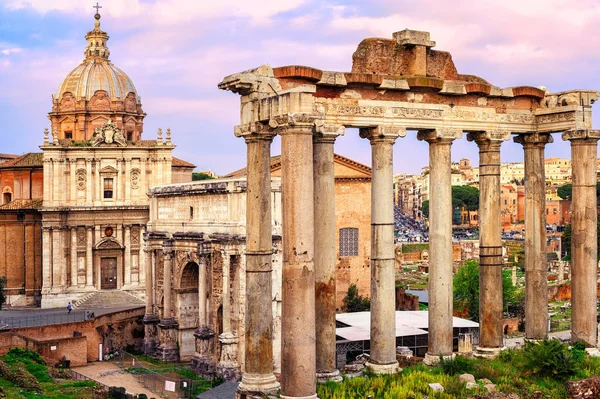 Roman Forum vid solnedgången, Rom, Italien — Stockfoto