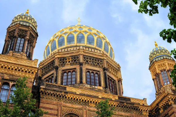 Золотые купола Новой синагоги, Берлин, Германия — стоковое фото