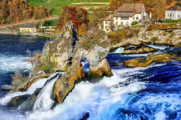 Cataratas del Rin en Suiza, la cascada más grande de Europa — Foto de Stock