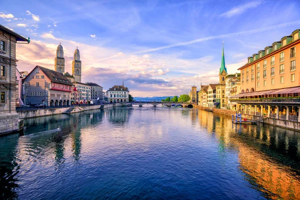 Kota tua Zurich saat matahari terbit, Swiss — Stok Foto