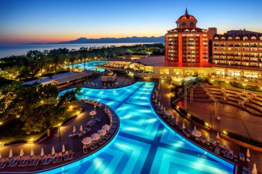 Lüks Türk Riviera, Antalya, shakiradovileİL üzerinde herşey dahil otel