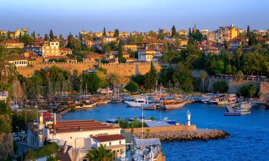 Antalya, Türkiye, Kaleiçi eski şehir ve liman