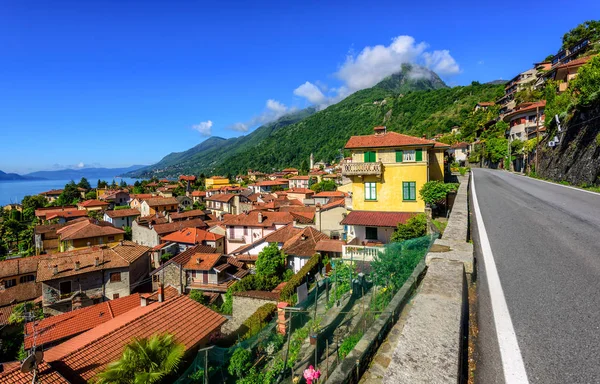 Kota tua Cannero, Lago Maggiore, Italia — Stok Foto