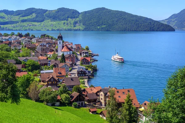Bentang alam Swiss dengan Danau Lucerne dan Pegunungan Alpen, Switzerlan Stok Foto