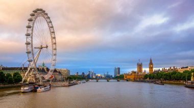 London city, İngiltere, Birleşik Krallık, panoramik manzaralı sunri üzerinde