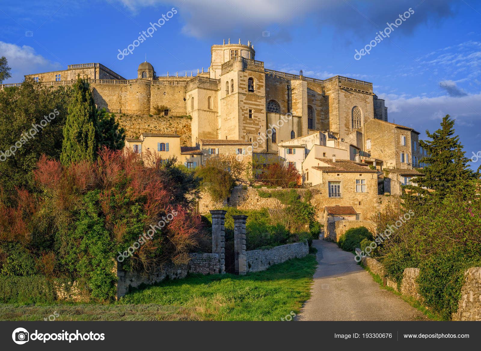 Check out these popular cities in Drôme Provençale
