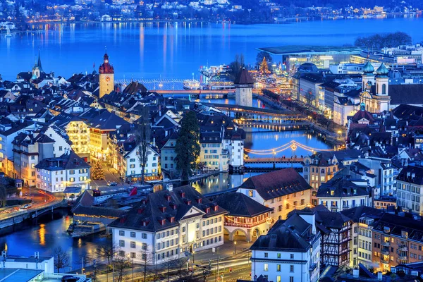 Lucerne eski şehir ışıklı Noel günü, İsviçre
