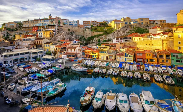 Antiguo puerto pesquero de Marsella, Provenza, Francia — Foto de Stock
