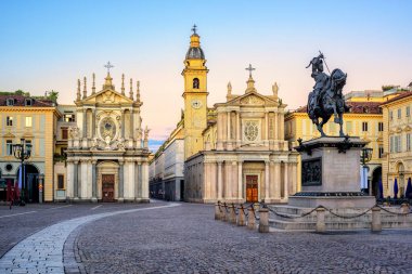 Piazza San Carlo ve ikiz kiliseler, Torino şehir merkezi, 