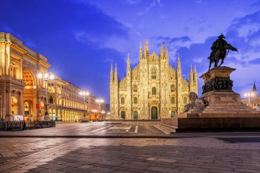 Milano Katedrali'ne ve Galleria üzerinde piazza Duomo, İtalya