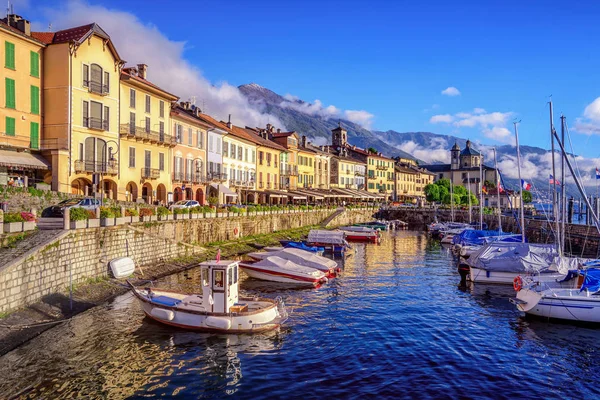 Starego miasta w mieście Cannobio, Lago Maggiore, Włochy — Zdjęcie stockowe