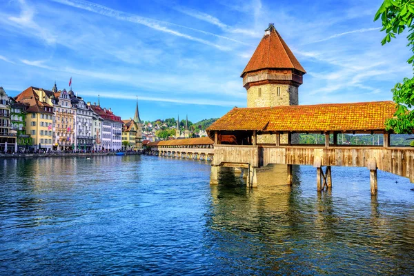 Şapel köprüden Lucerne Old Town, İsviçre — Stok fotoğraf