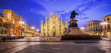 Milano Katedrali'ne ve Galleria üzerinde piazza Duomo, İtalya