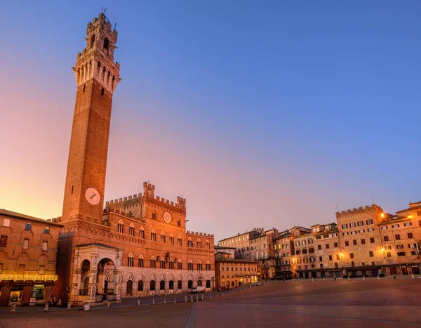 Piazza del Campo ve starém městě Siena, Toskánsko, Itálie — Stock fotografie