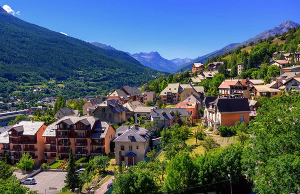 Briancon cidade em Alpes montanhas, Provence, França — Fotografia de Stock