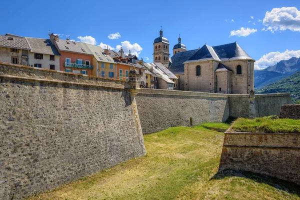 法国 Briancon 的城墙和老城 — 图库照片
