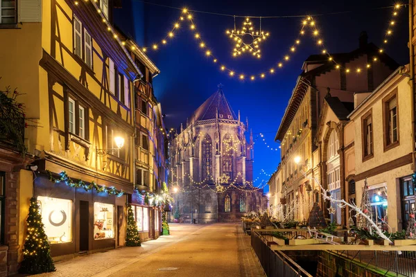 Colmar Eski kasaba, Alsace, Fransa, Noel bütünlüğü üzerine aydınlatıldı — Stok fotoğraf