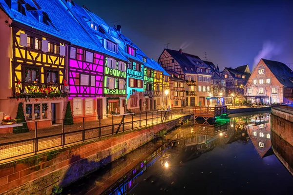 Historical houses illuminated for Christmas in Colmar, Alsace, F — Stock Photo, Image