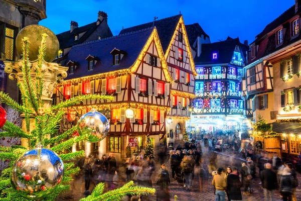 Colmar 'da Noel aydınlanması Eski kasaba, Alsace, Fransa