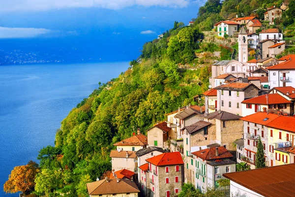 Wieś Careno nad jeziorem Como, Lombardia, Włochy — Zdjęcie stockowe
