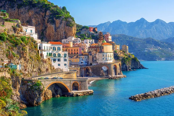 Atrani cidade na costa de Amalfi, Sorrento, Itália — Fotografia de Stock