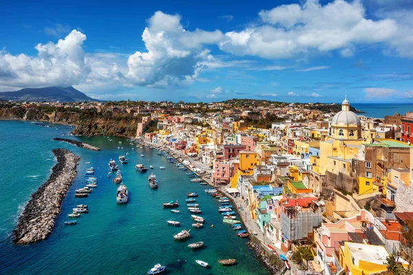 Wyspa Procida na Morzu Śródziemnym, Neapol, Włochy — Zdjęcie stockowe
