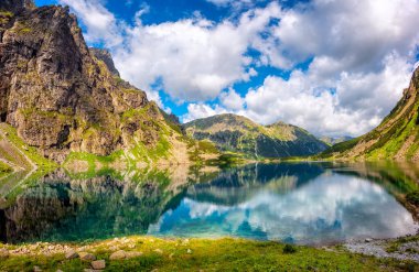 Zakopane, Polonya 'dan Kara Göl ve Tatra Dağları manzarası