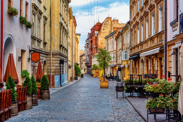 Hagyományos Házak Egy Sétálóutcában Történelmi Óváros Lviv Ukrajna — Stock Fotó