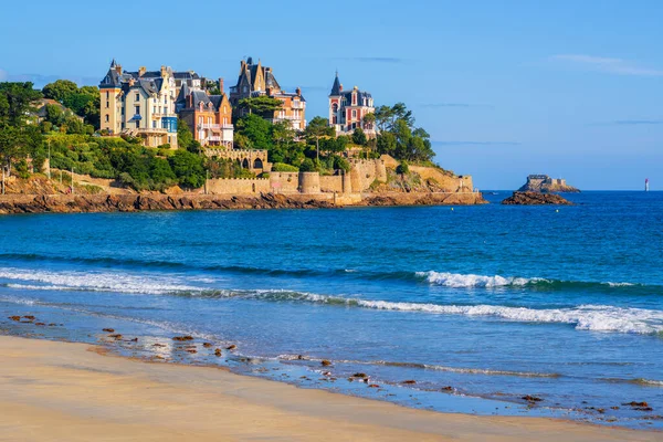 Playa Arena Villas Históricas Dinard Bretaña Francia Dinard Popular Balneario — Foto de Stock