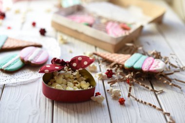 Ice - cream koni, macarons ve cupcakes şeklinde kurabiye ile tarzı fotoğraf kadar parlak bir PIN