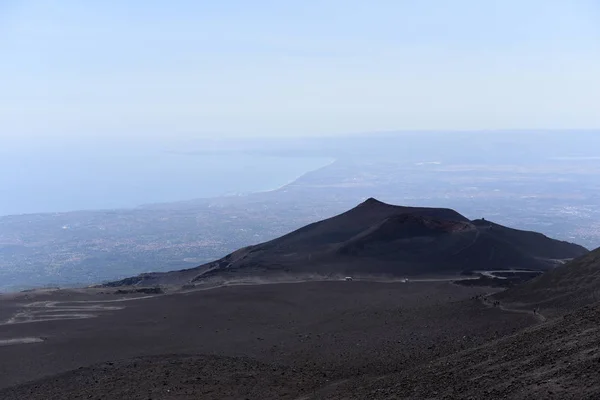 Imponujący widok od Etna - najwyższy czynny wulkan w Europie. Położony w regionie Sycylia — Zdjęcie stockowe