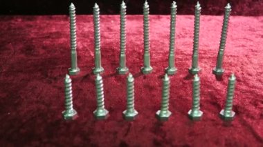 cıvata ve DIY ve yeni vida veya bolts.working araçlarını doğrama ve çelik vidalar kendi kendine dokunarak ev Diy.and screws.concept.