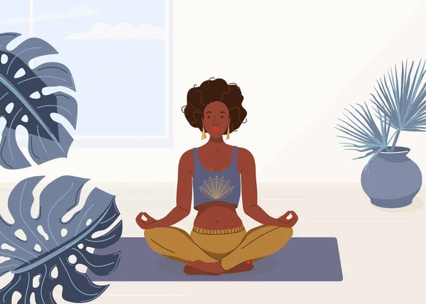 Zwarte vrouw yoga thuis vector achtergrond illustratie. Afrikaans jong meisje zit in yoga lotus pose. Gelukkig ontspannen zwart vrouwelijk karakter uitvoeren van meditatie oefening — Stockvector