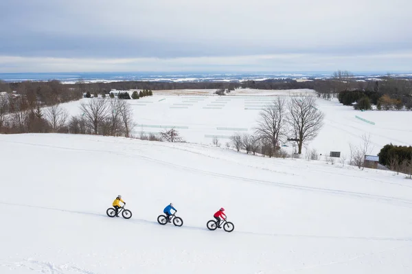 Luchtfoto Van Een Groep Vrienden Hun Vette Fiets Sneeuw Ontario — Stockfoto