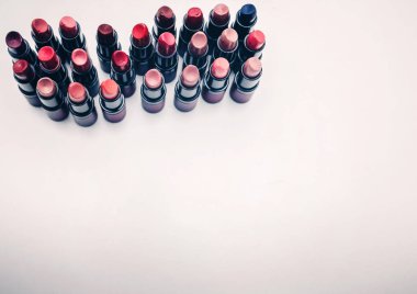 Farklı renkteki Rujlar