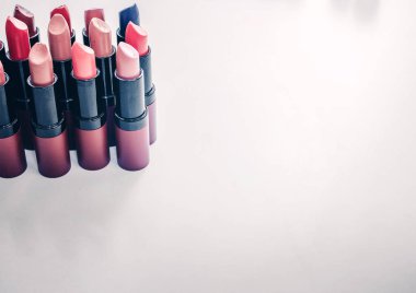 Farklı renkteki Rujlar