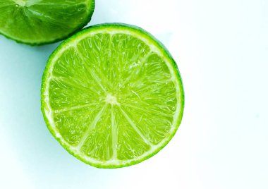 Sulu kireç ikiye kesilmiş