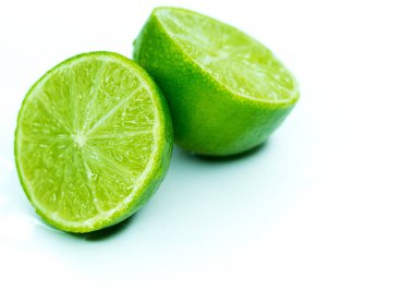 Beyaz dilimlenmiş olgun Sulu kireç yakın çekim