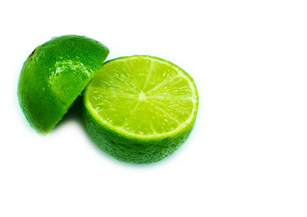 Lime juteuse coupée en deux parties — Photo
