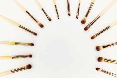 Fırçalar makyaj bambu beyaz yazıt için