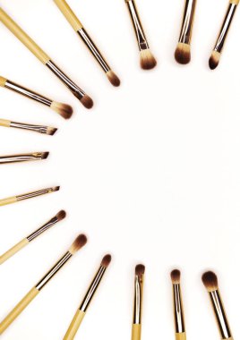 Fırçalar makyaj bambu beyaz yazıt için