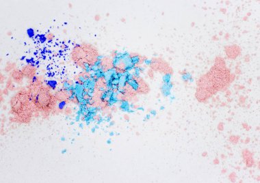 Beyaz üzerine profesyonel makyaj için renkli gölge