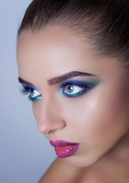 Professionelles Make-up für Brünette — Stockfoto