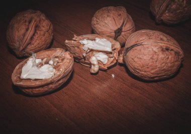 Ceviz. Beyin için vitaminler.