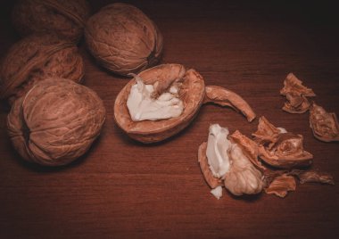 Ceviz. Beyin için vitaminler.