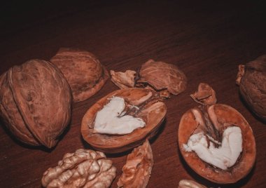 Ceviz. Beyin için vitaminler.